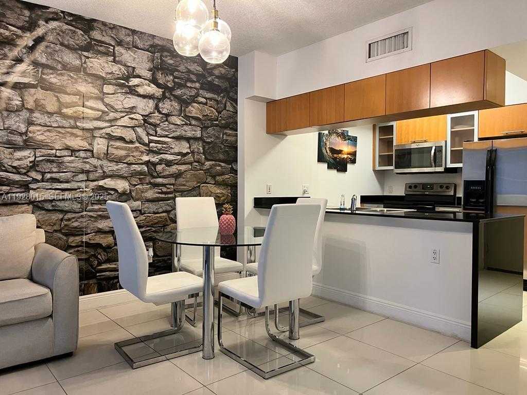 Small Image of 1750 NORTH BAYSHORE DR #3109, Miami Number 4