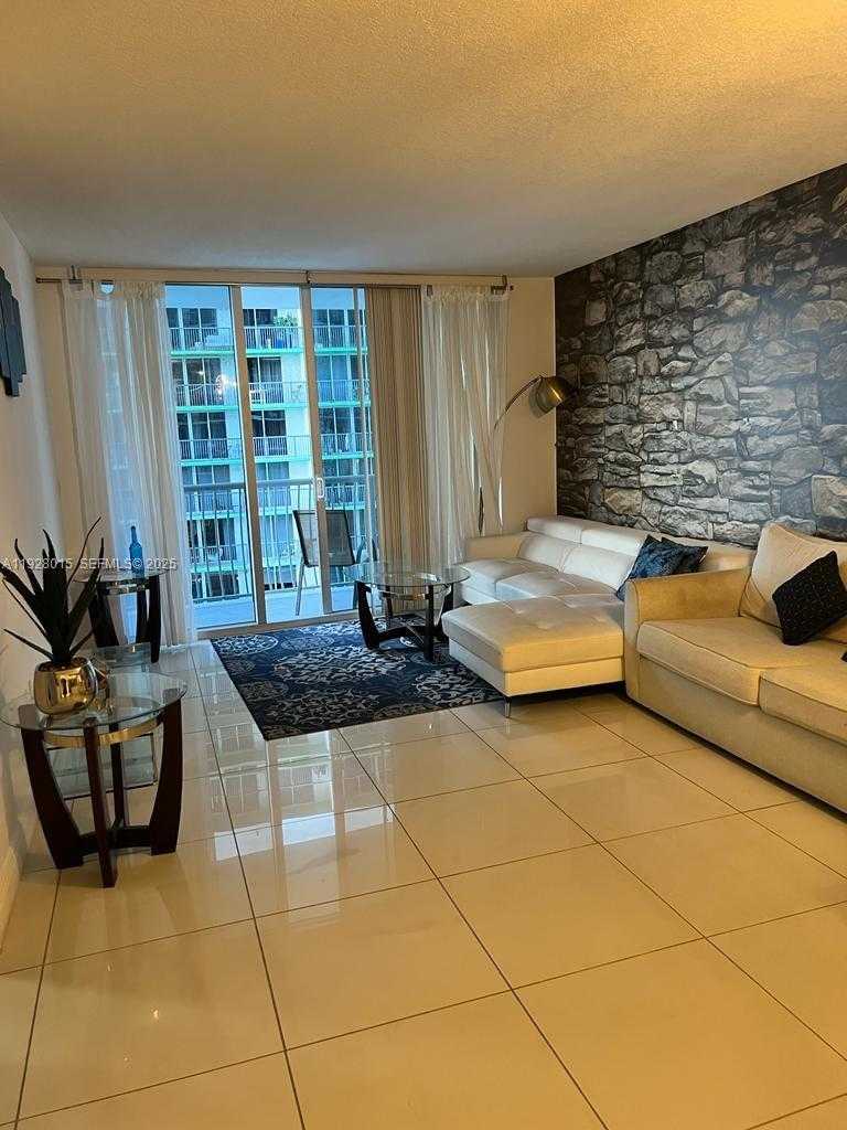 Small Image of 1750 NORTH BAYSHORE DR #3109, Miami Number 6