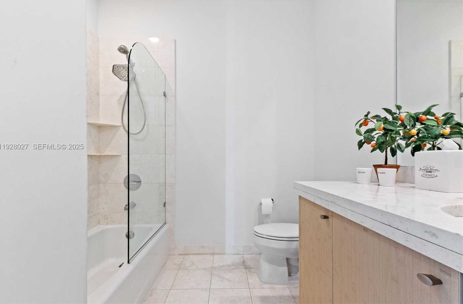 Small Image of 900 BRICKELL KEY BLVD #2002, Miami Number 14