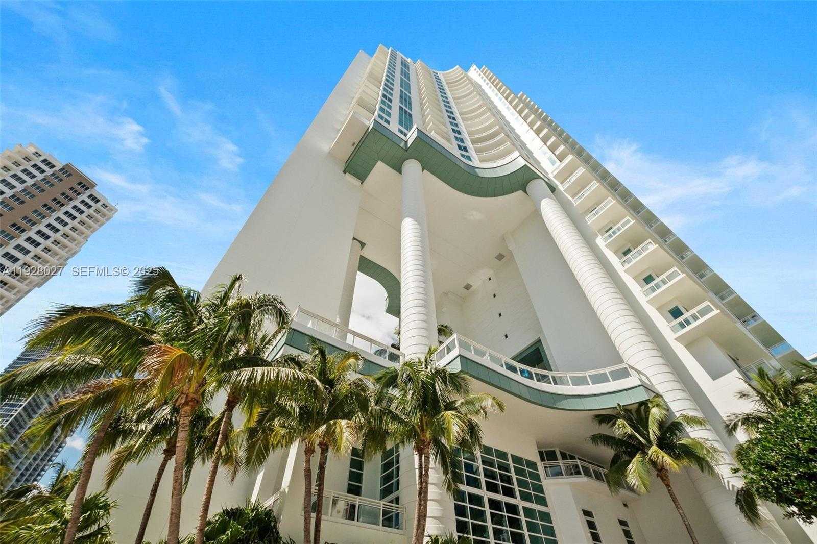 Small Image of 900 BRICKELL KEY BLVD #2002, Miami Number 23