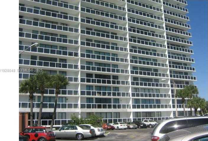 Small Image of 20505 EAST COUNTRY CLUB DR #138, Aventura Number 20