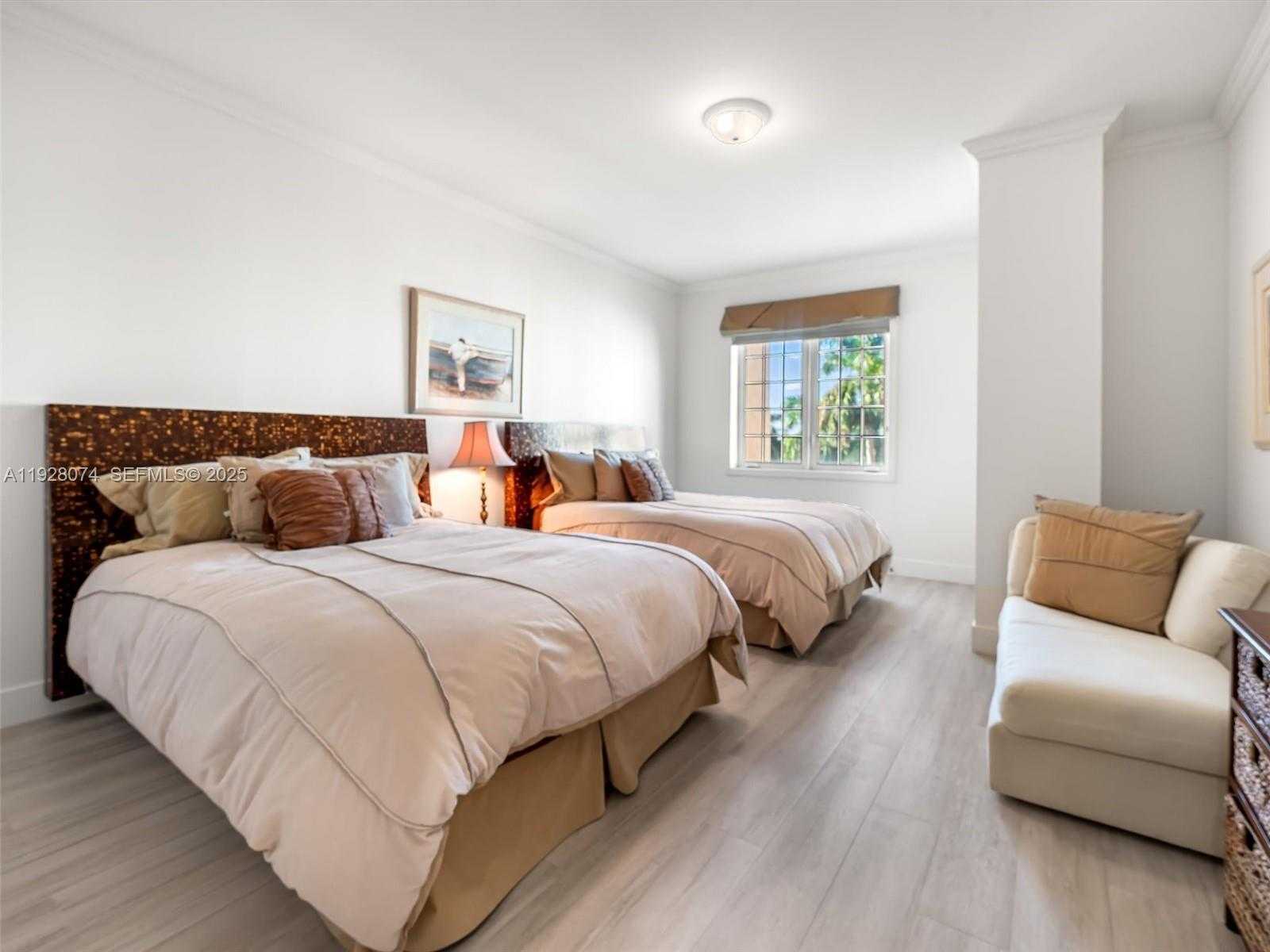 Imagen de Pequeño Objeto