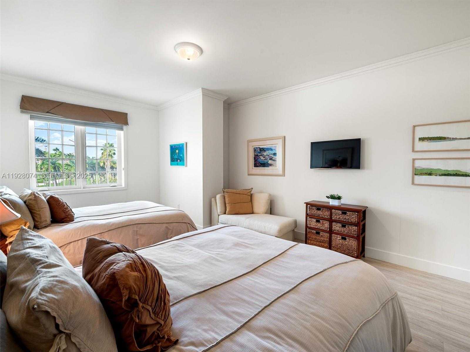 Imagen de Pequeño Objeto