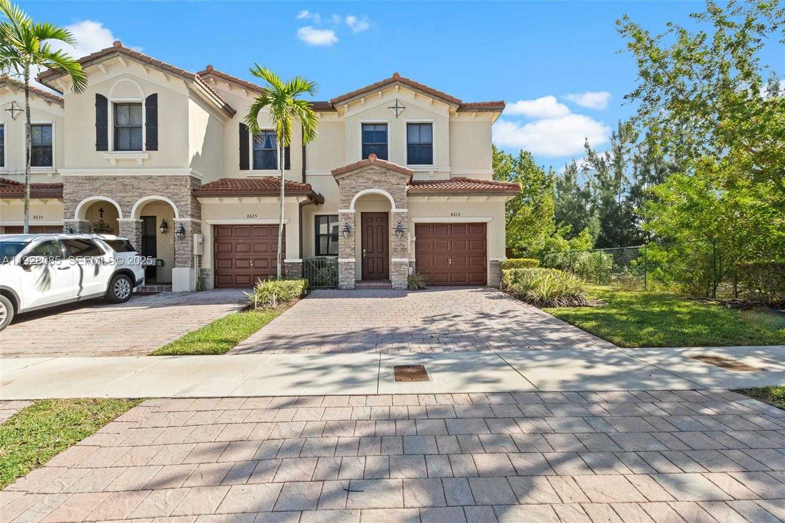 Small Image of 8615 NORTH WEST 98TH AVE, Doral Number 1