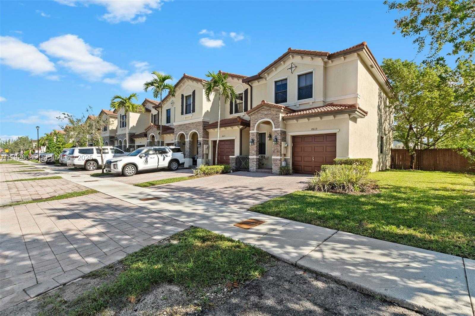 Small Image of 8615 NORTH WEST 98TH AVE, Doral Number 2