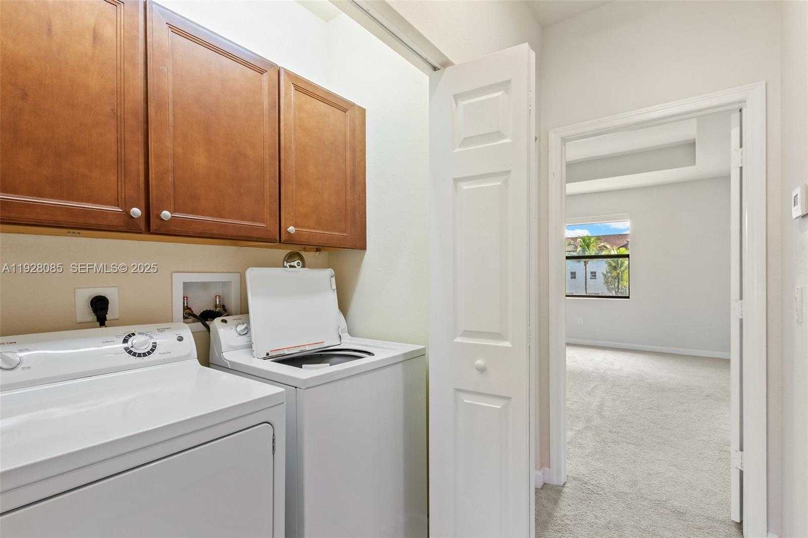 Small Image of 8615 NORTH WEST 98TH AVE, Doral Number 21