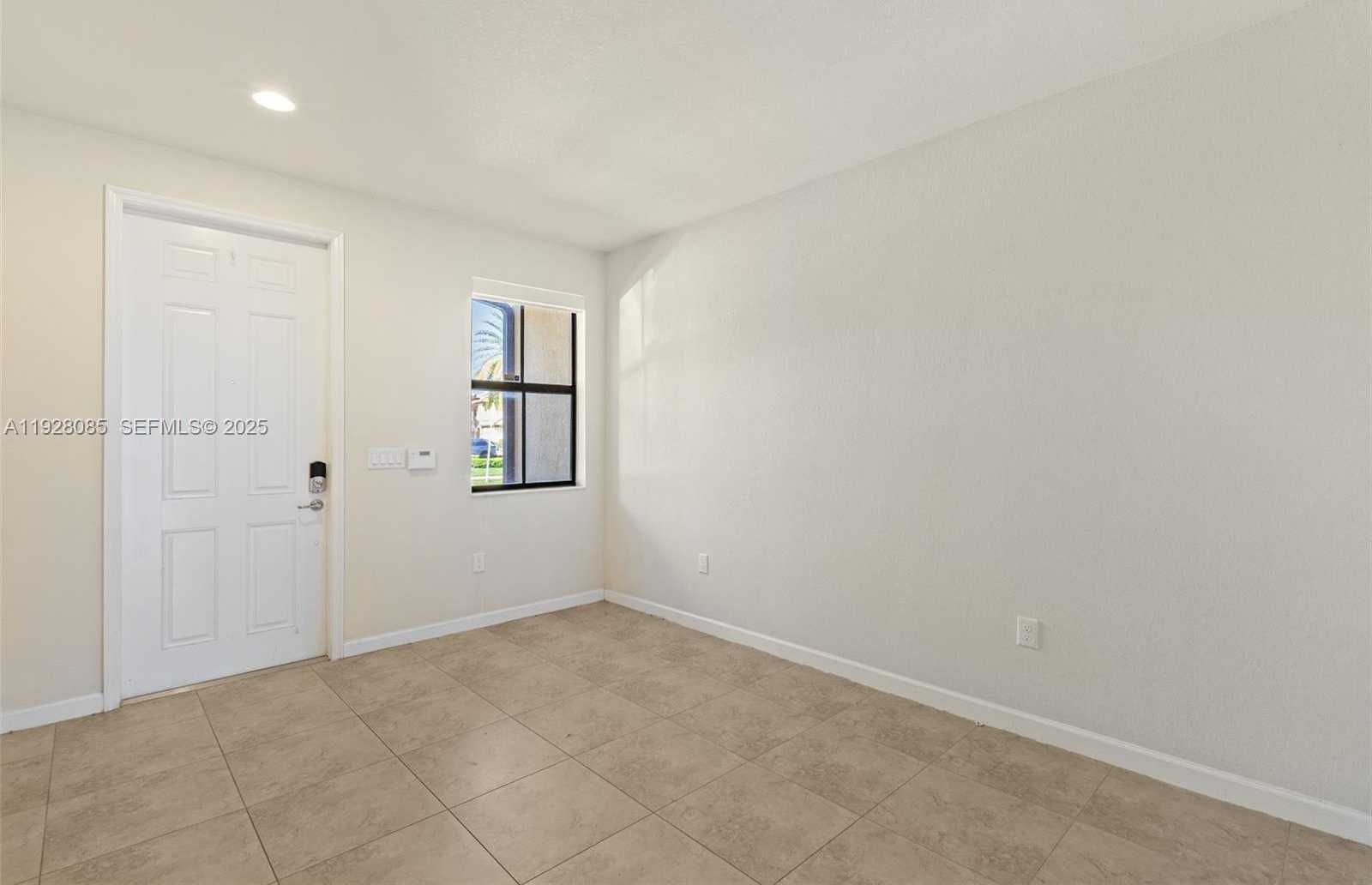 Small Image of 8615 NORTH WEST 98TH AVE, Doral Number 3