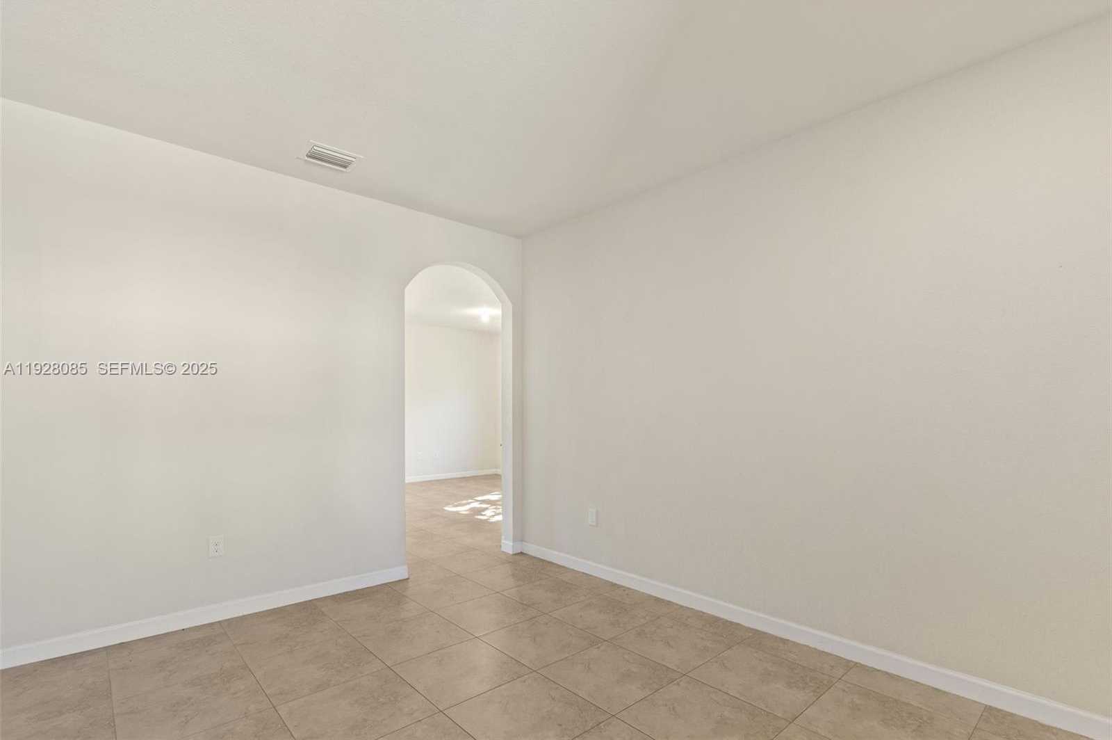 Small Image of 8615 NORTH WEST 98TH AVE, Doral Number 4