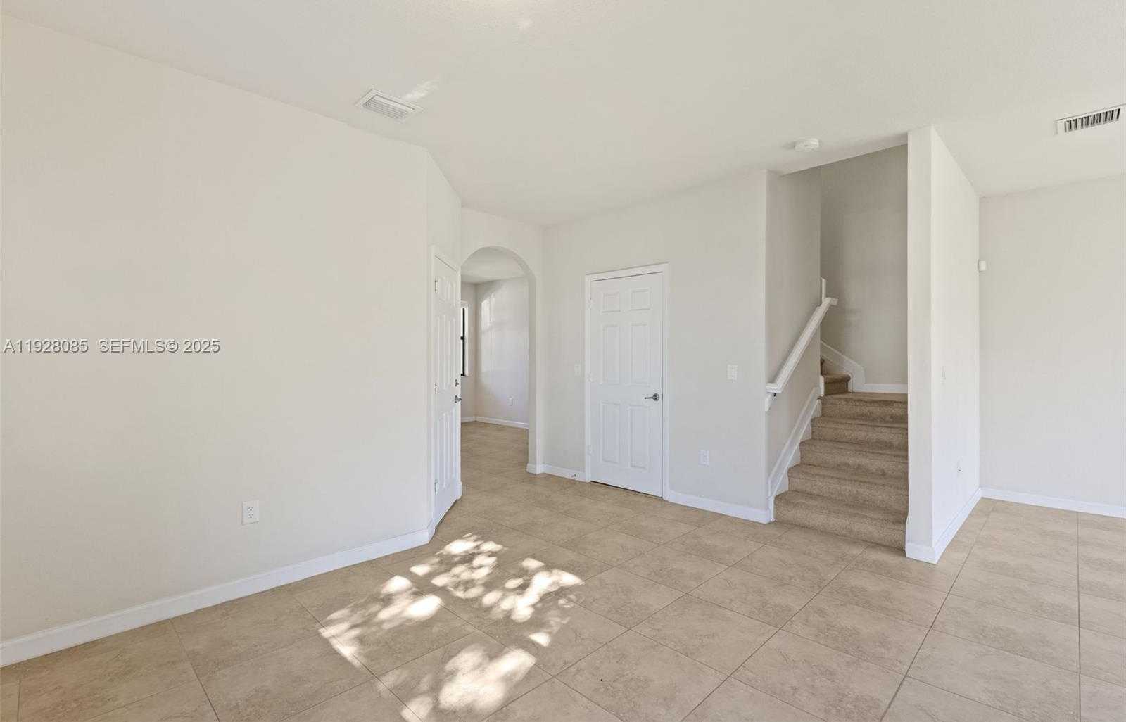 Small Image of 8615 NORTH WEST 98TH AVE, Doral Number 5