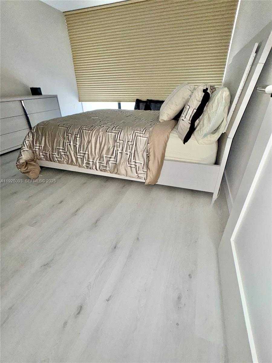 Small Image of 600 NORTH EAST 36TH ST #720, Miami Number 13