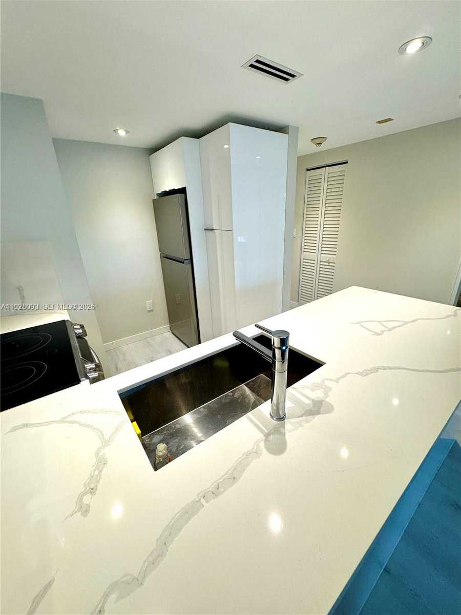 Small Image of 600 NORTH EAST 36TH ST #720, Miami Number 5