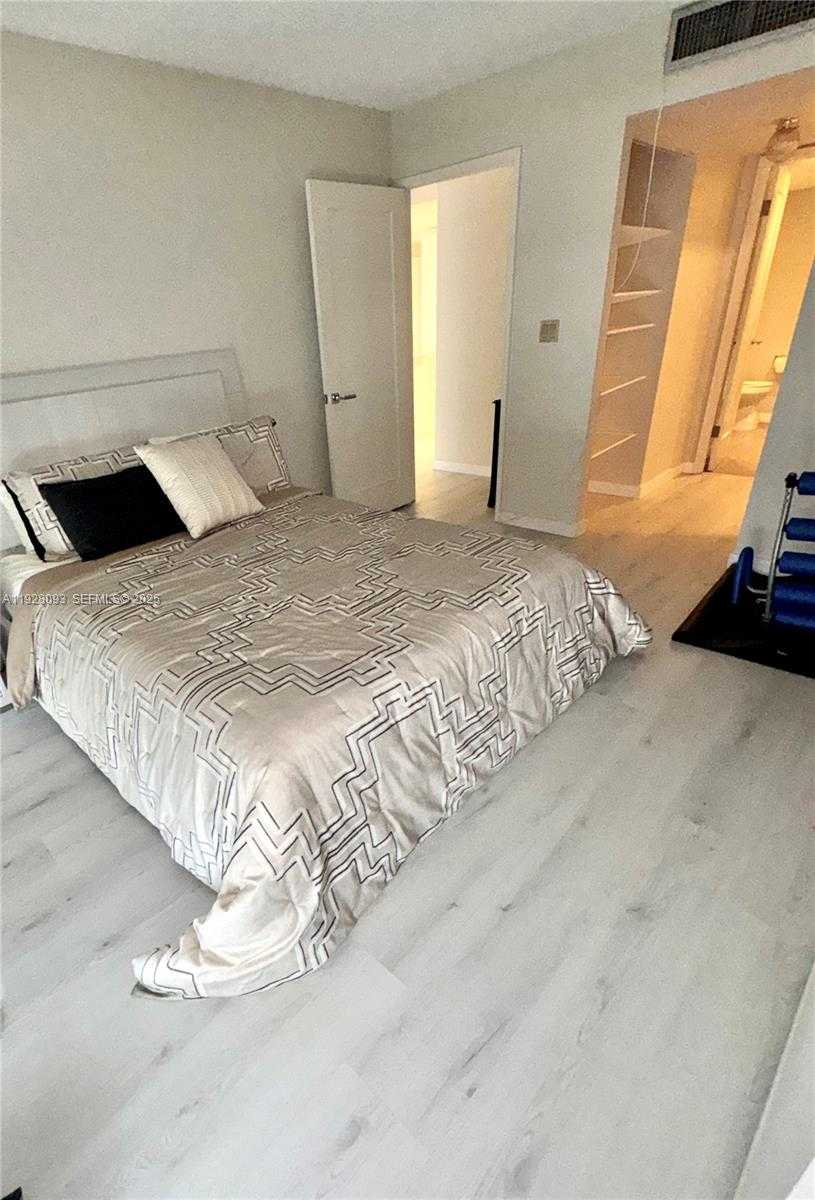 Small Image of 600 NORTH EAST 36TH ST #720, Miami Number 6