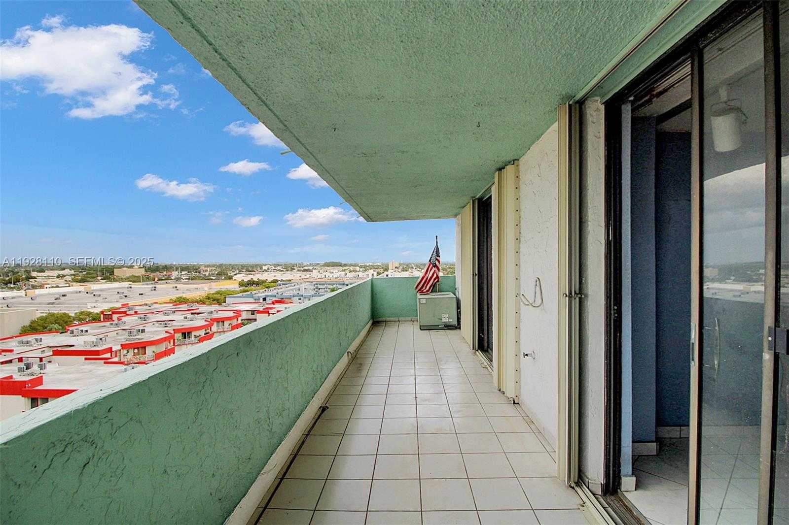 Small Image of 1825 WEST 44TH PL #1111, Hialeah Number 3