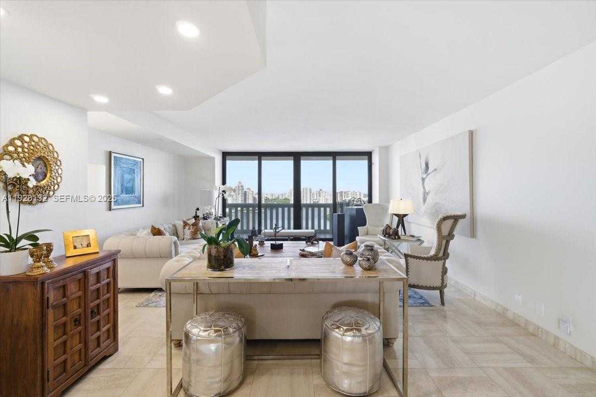 Small Image of 3000 ISLAND BLVD #2802, Aventura Number 15