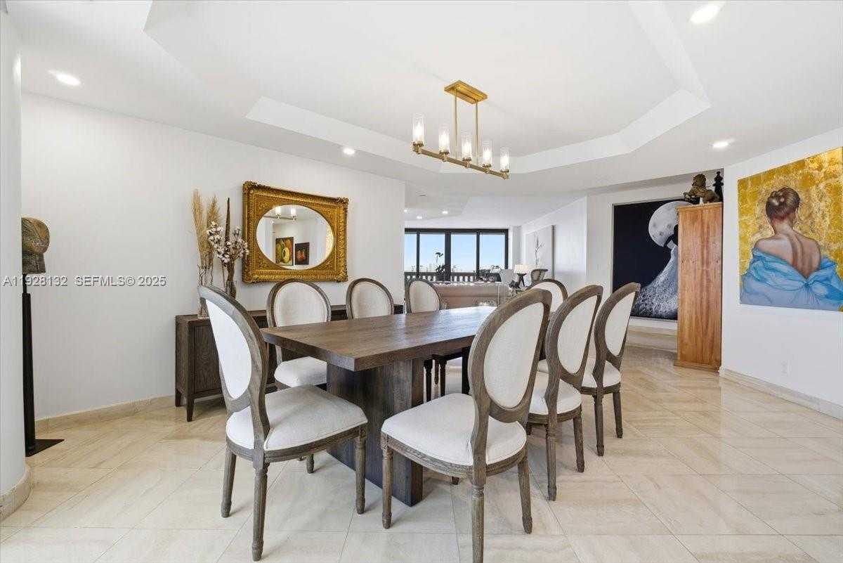 Small Image of 3000 ISLAND BLVD #2802, Aventura Number 16