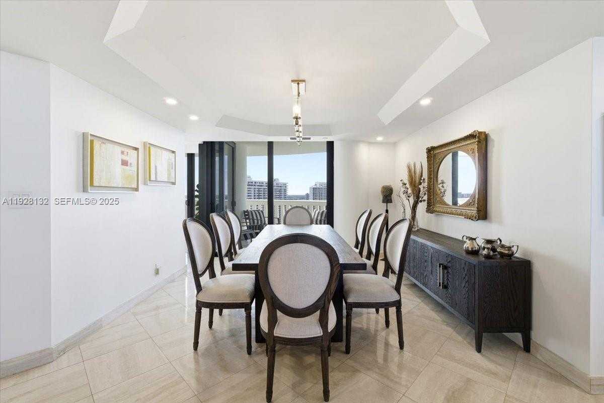 Small Image of 3000 ISLAND BLVD #2802, Aventura Number 17