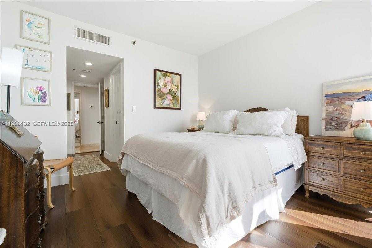 Small Image of 3000 ISLAND BLVD #2802, Aventura Number 27