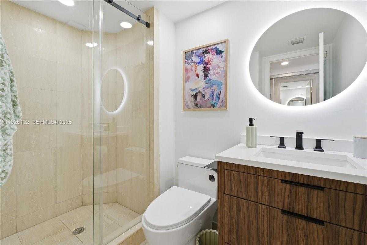 Small Image of 3000 ISLAND BLVD #2802, Aventura Number 28