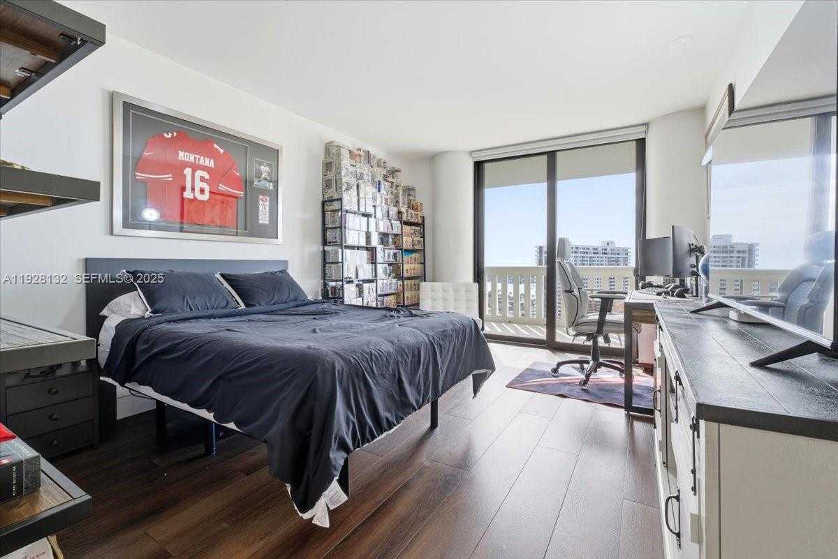 Small Image of 3000 ISLAND BLVD #2802, Aventura Number 30