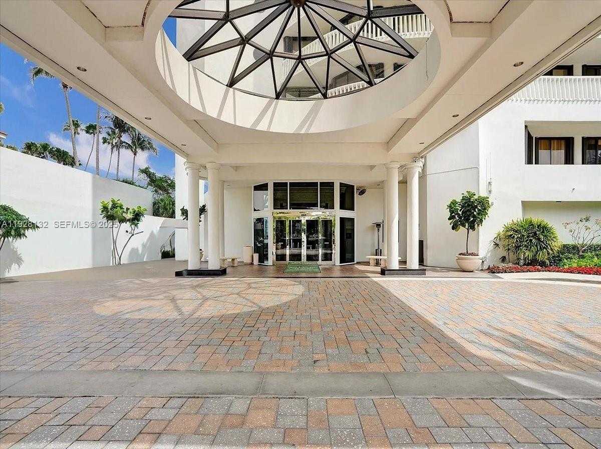 Small Image of 3000 ISLAND BLVD #2802, Aventura Number 4