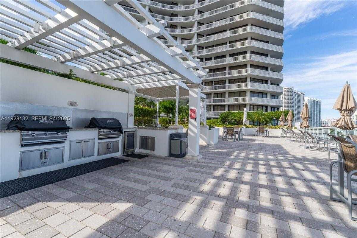 Small Image of 3000 ISLAND BLVD #2802, Aventura Number 7