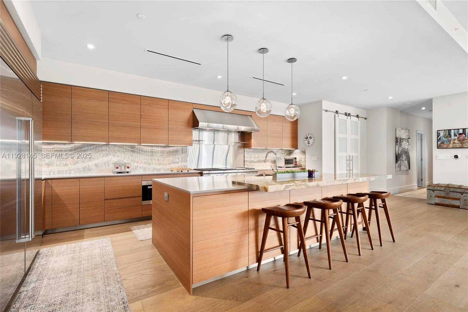 Small Image of 3581 EAST GLENCOE ST #403, Miami Number 10