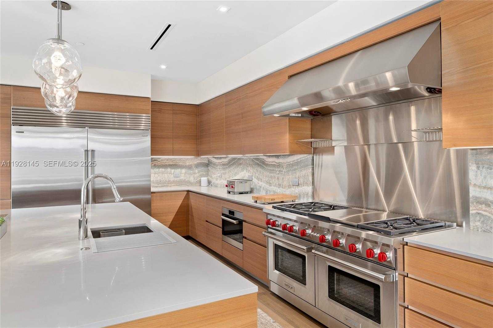 Small Image of 3581 EAST GLENCOE ST #403, Miami Number 11