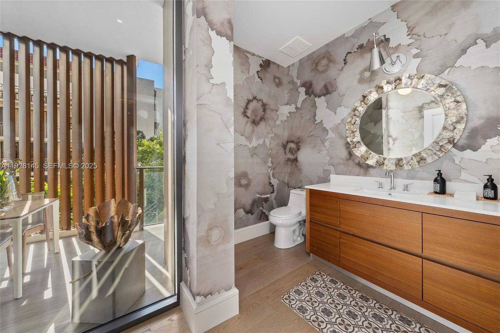 Small Image of 3581 EAST GLENCOE ST #403, Miami Number 15