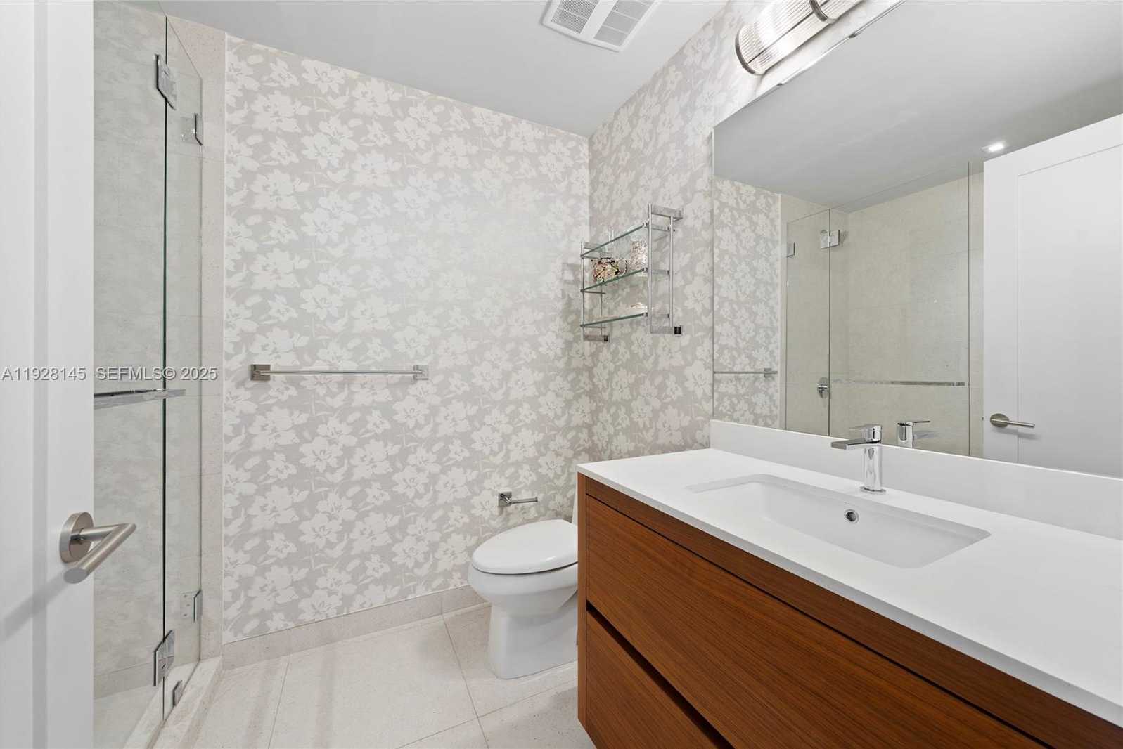 Small Image of 3581 EAST GLENCOE ST #403, Miami Number 27