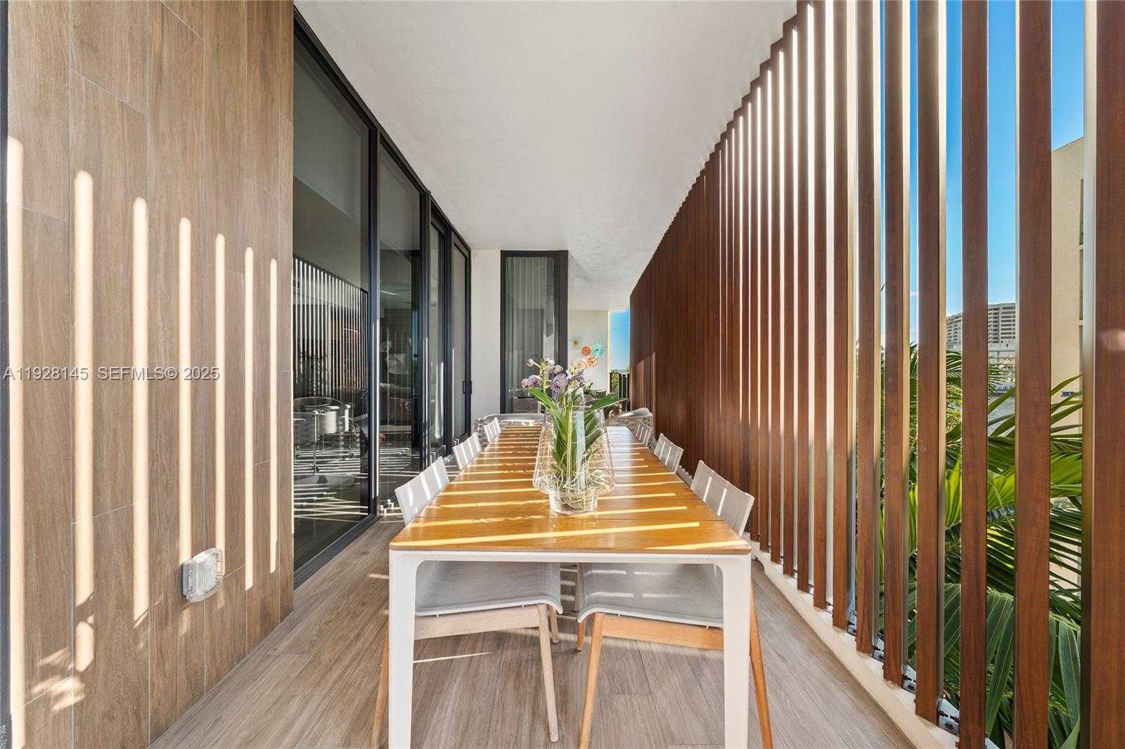 Small Image of 3581 EAST GLENCOE ST #403, Miami Number 32