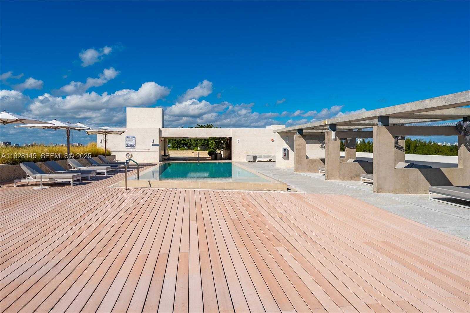 Small Image of 3581 EAST GLENCOE ST #403, Miami Number 36