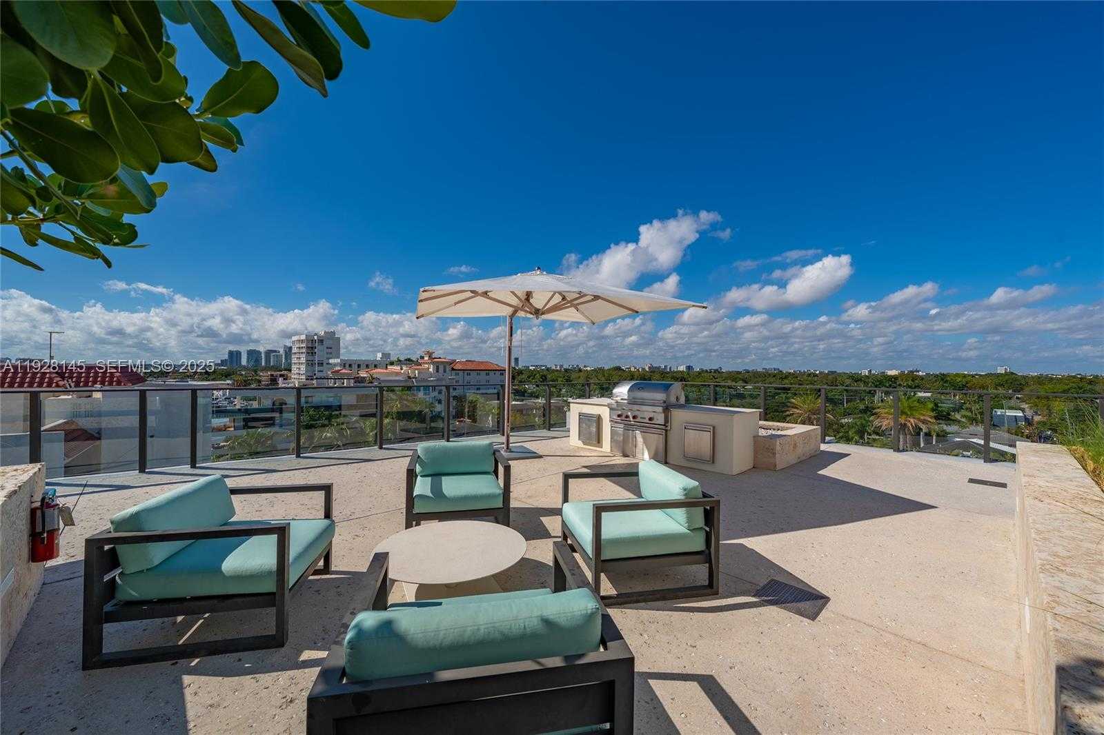 Small Image of 3581 EAST GLENCOE ST #403, Miami Number 38