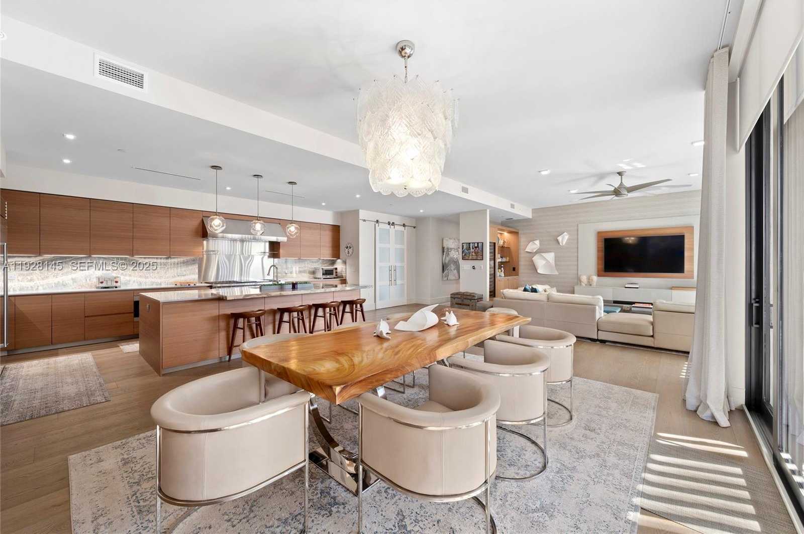 Small Image of 3581 EAST GLENCOE ST #403, Miami Number 4