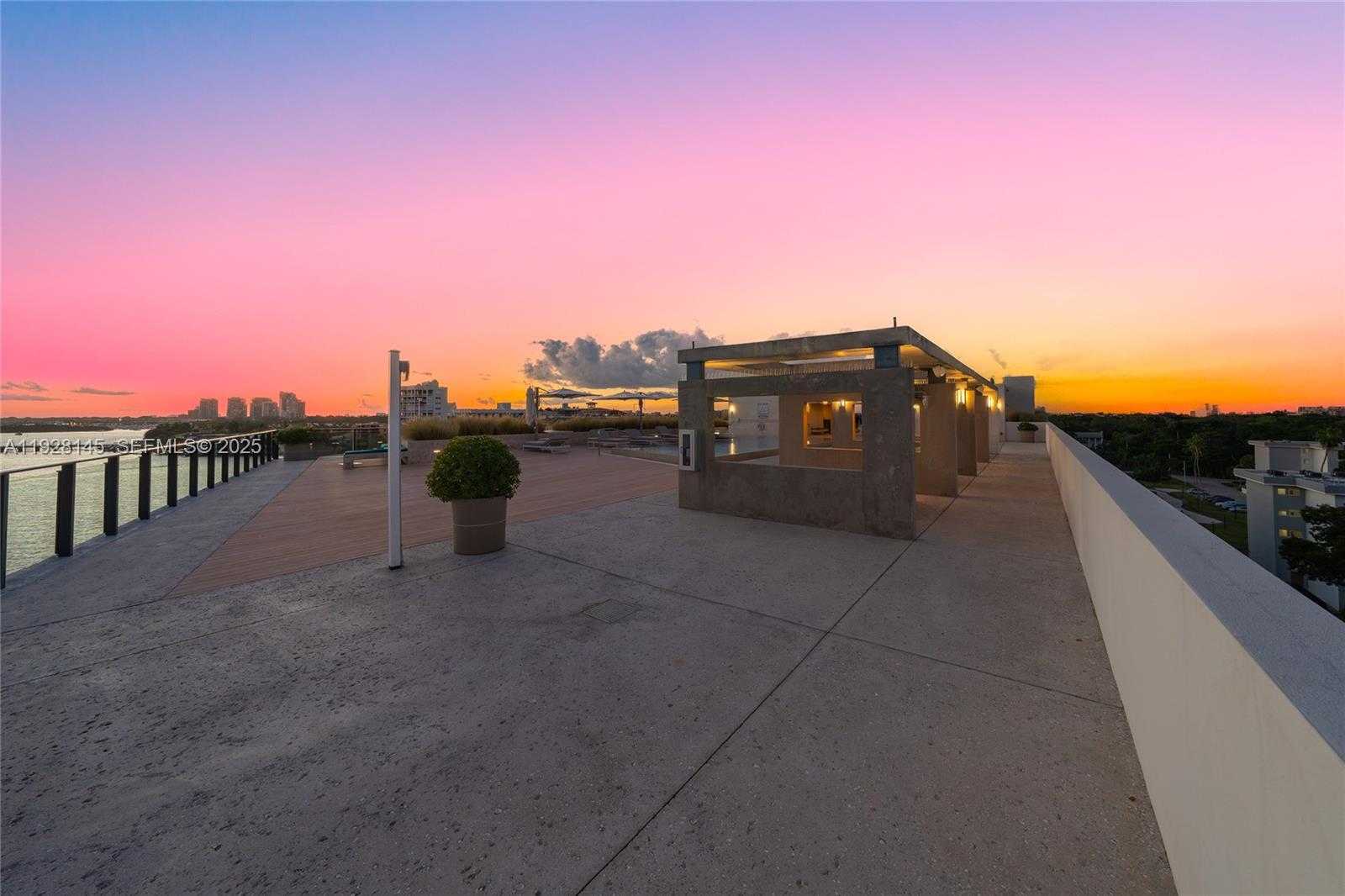 Small Image of 3581 EAST GLENCOE ST #403, Miami Number 43