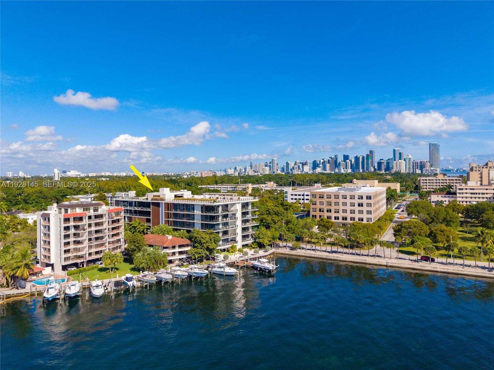 Small Image of 3581 EAST GLENCOE ST #403, Miami Number 44