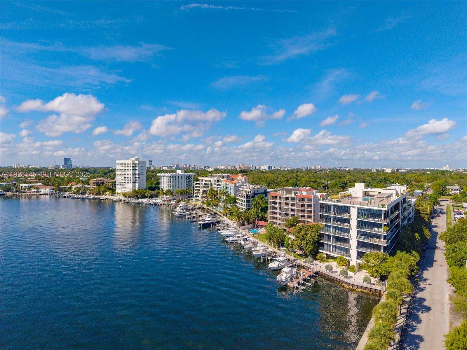 Small Image of 3581 EAST GLENCOE ST #403, Miami Number 59