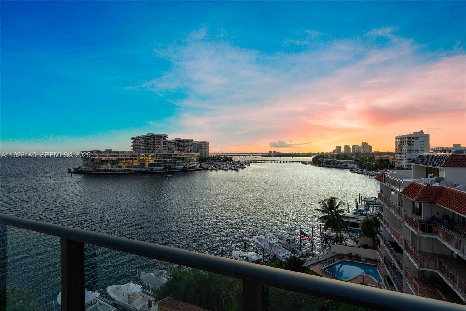 Small Image of 3581 EAST GLENCOE ST #403, Miami Number 73