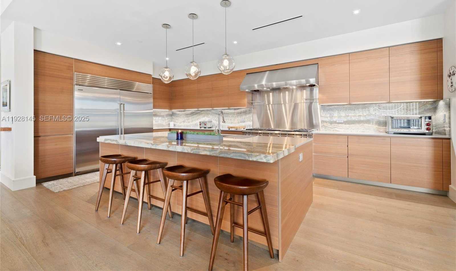 Small Image of 3581 EAST GLENCOE ST #403, Miami Number 9