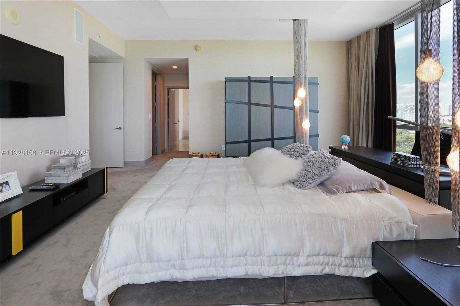 Small Image of 15901 COLLINS AVE #1101, Sunny Isles Beach Number 19