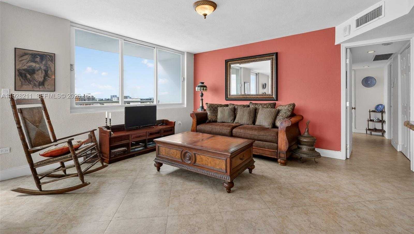 Small Image of 7135 COLLINS AVE #1015, Miami Beach Number 12
