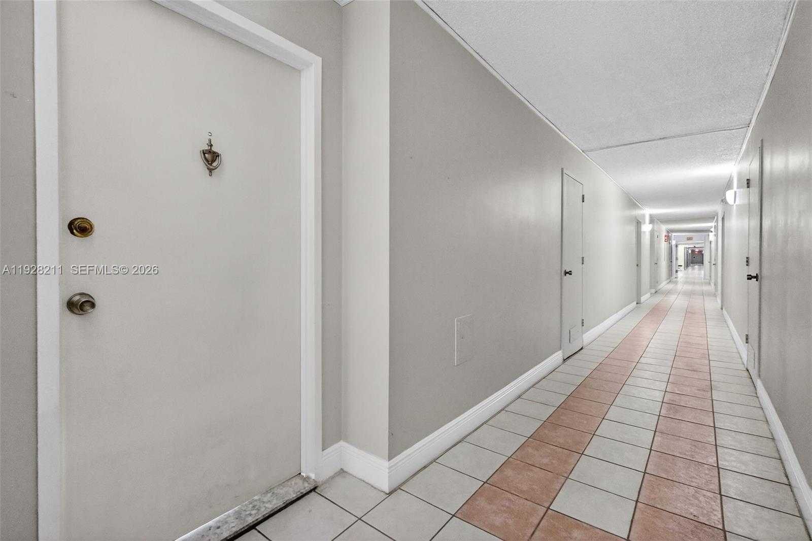 Small Image of 7135 COLLINS AVE #1015, Miami Beach Number 3
