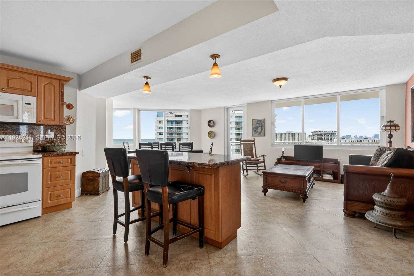 Small Image of 7135 COLLINS AVE #1015, Miami Beach Number 4