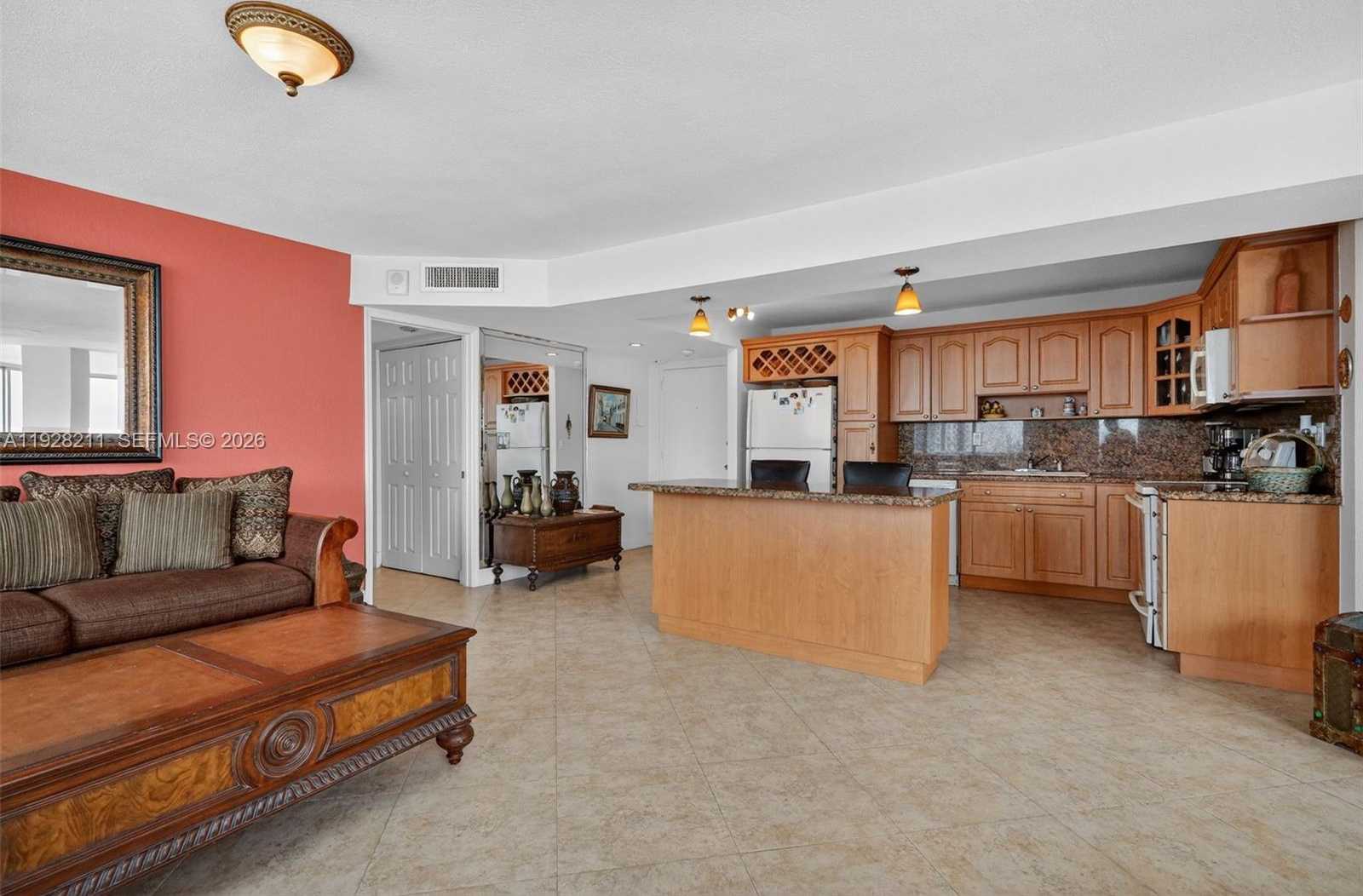 Small Image of 7135 COLLINS AVE #1015, Miami Beach Number 5