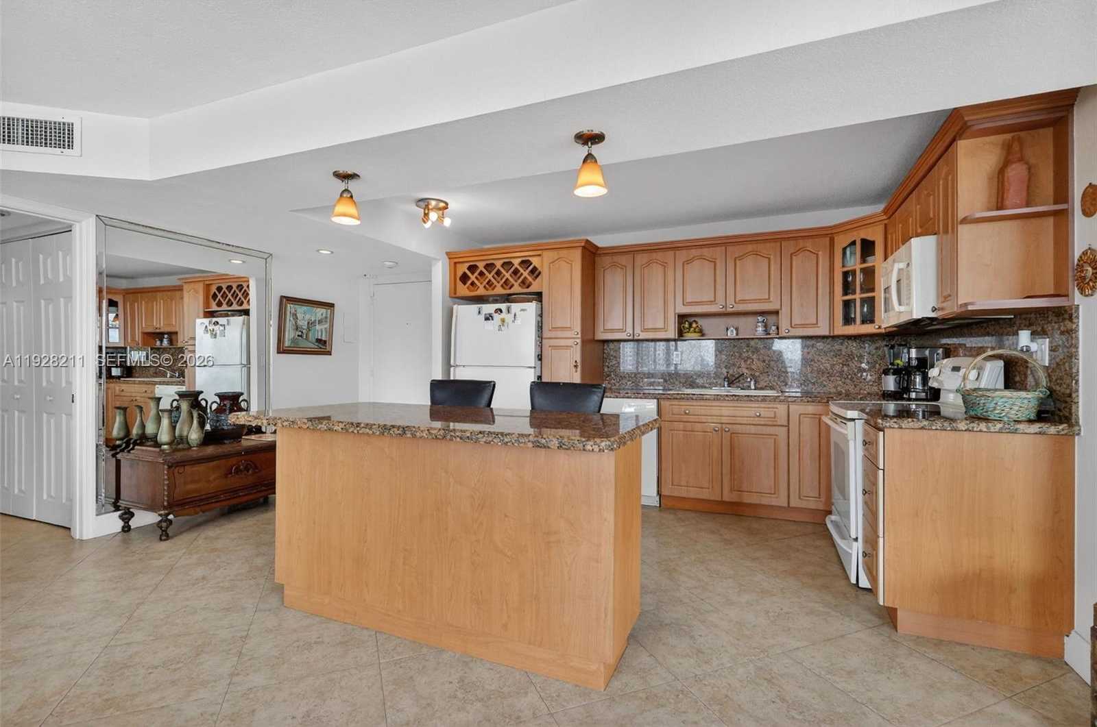 Small Image of 7135 COLLINS AVE #1015, Miami Beach Number 7