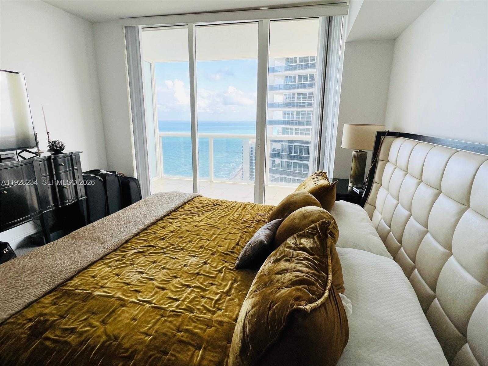 Small Image of 1830 SOUTH OCEAN DR #3006, Hallandale Beach Number 5