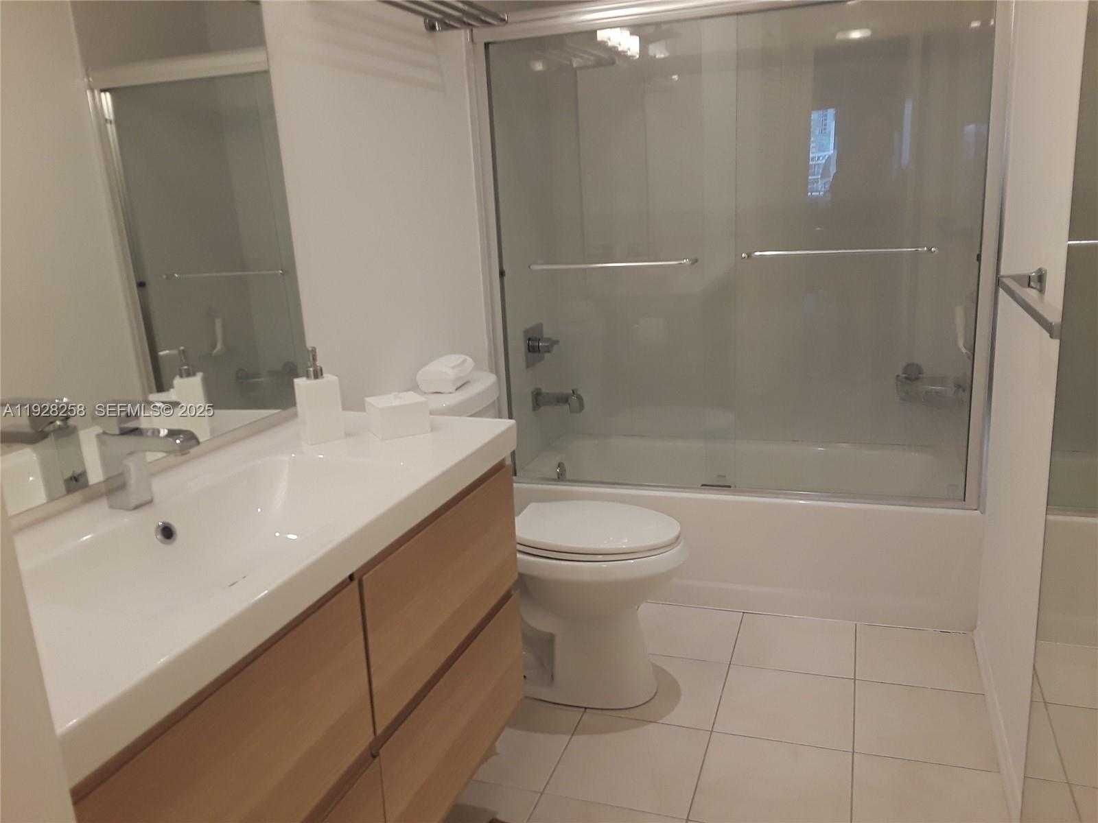 Small Image of 1801 SOUTH OCEAN DR #PH33, Hallandale Beach Number 11