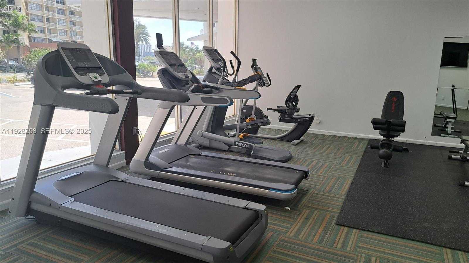 Small Image of 1801 SOUTH OCEAN DR #PH33, Hallandale Beach Number 20