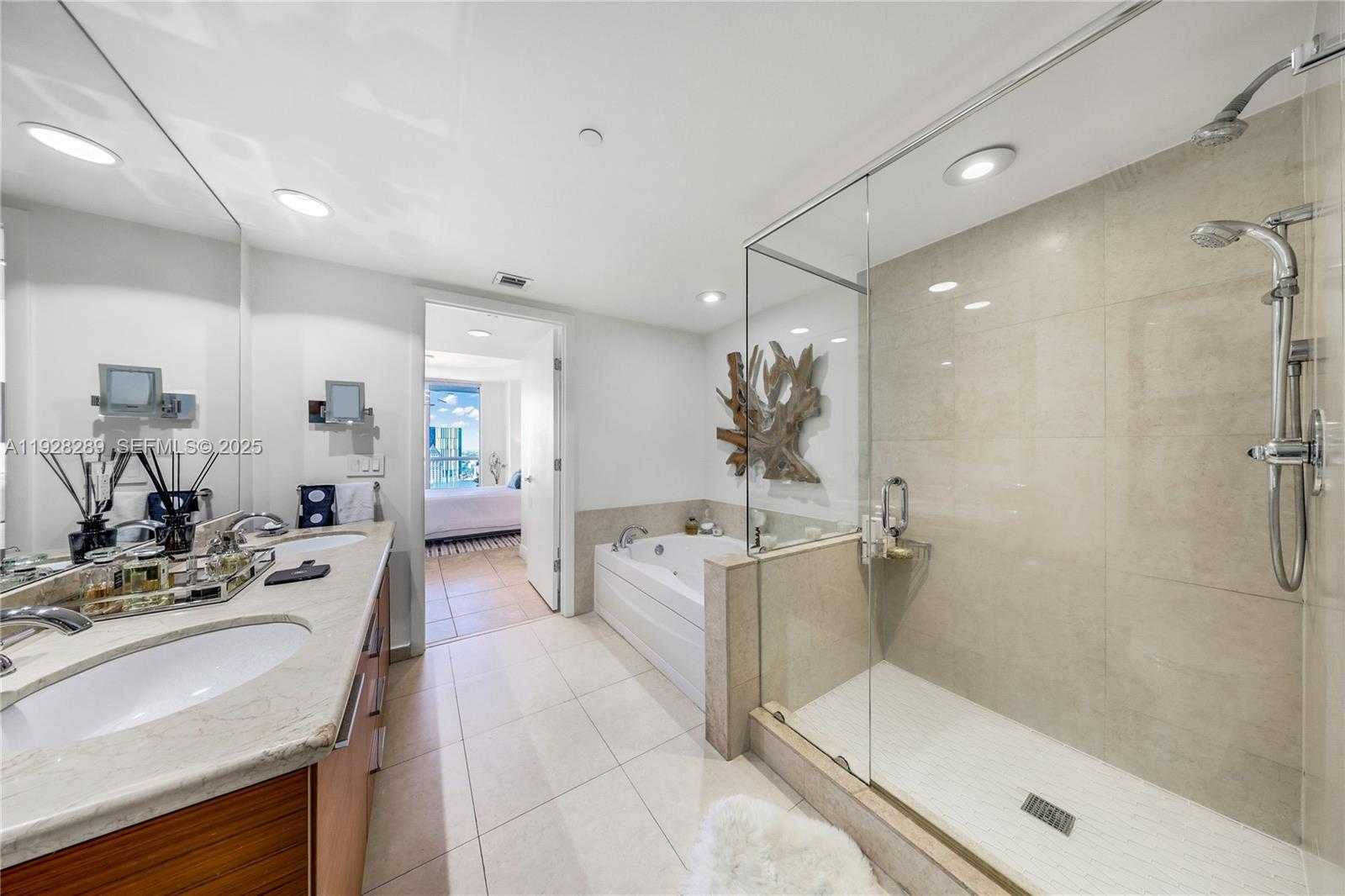 Small Image of 50 BISCAYNE BLVD #3311, Miami Number 16