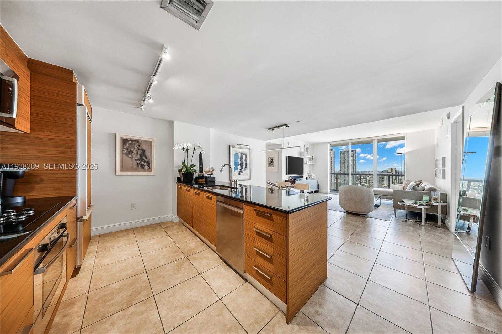 Small Image of 50 BISCAYNE BLVD #3311, Miami Number 3