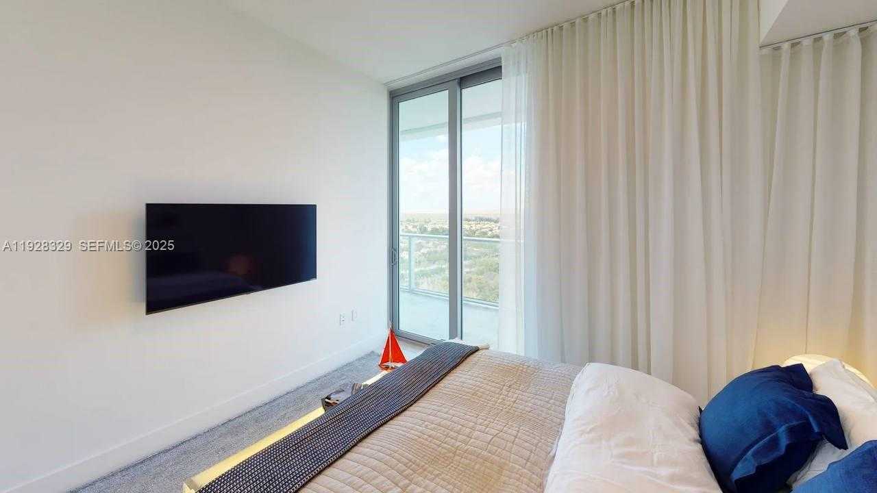 Imagen de Pequeño Objeto